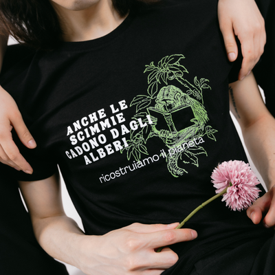T-Shirt "Anche le scimmie cadono dagli alberi"